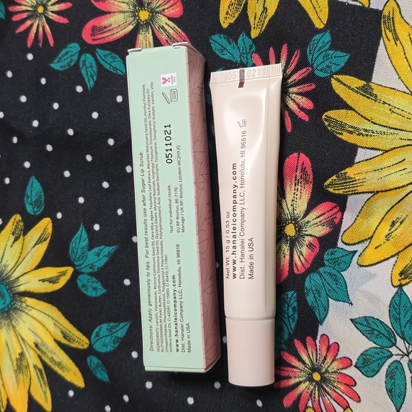 Hanalei Kukui Oil Moisturizing Lip Treatment Shade Sand - Picture 2 of 9